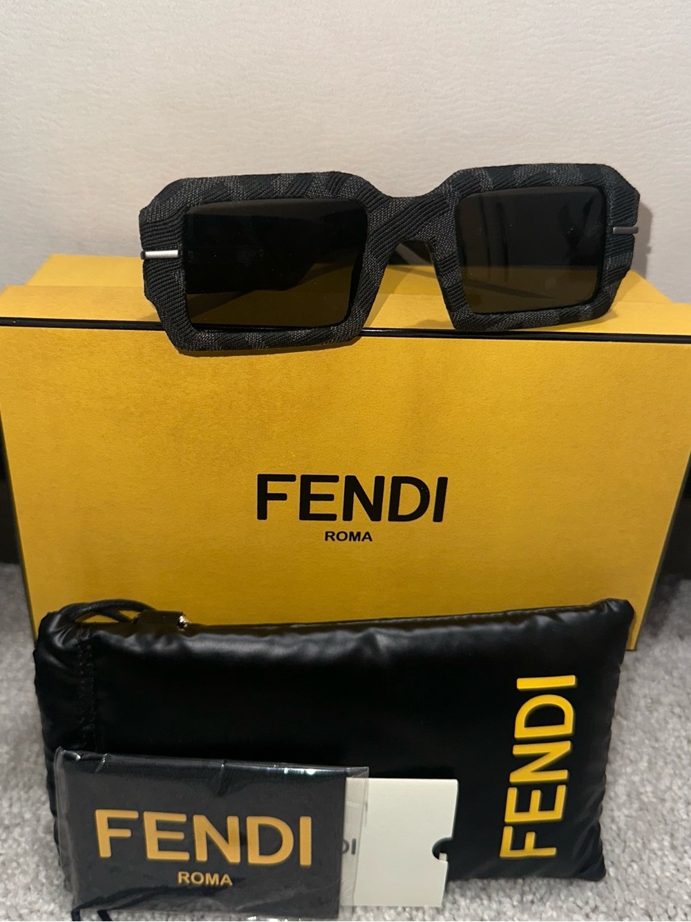 New FENDI FF Monogram Limited Edition Sunglasses FE40074U
